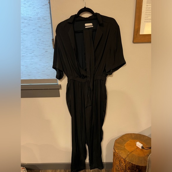 Urban Outfitters Black Bezel Wrap Front Short Sleeve Jumpsuit M - Picture 5 of 6